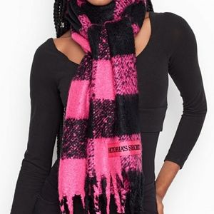VICTORIA'S SECRET Pink Checkerd Scarf New